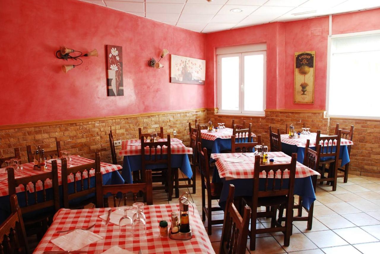 Hostal San Pedro Coslada Eksteriør bilde